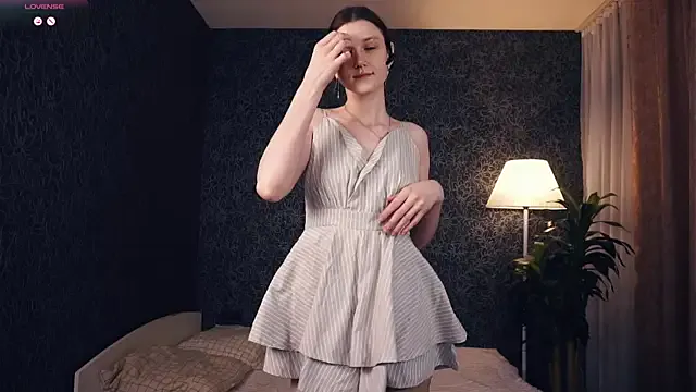 MoiraHavins — Show pussy ( camel toe ) !