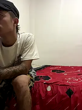 Freechat Molyjoliepetitte_245 on StripChat