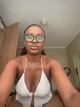 Freechat Moonzy77 on StripChat