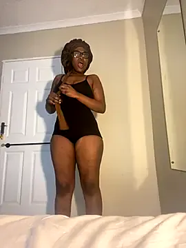 Freechat Moonzy77 on StripChat