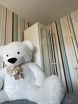 My_Hotgirl — oil show