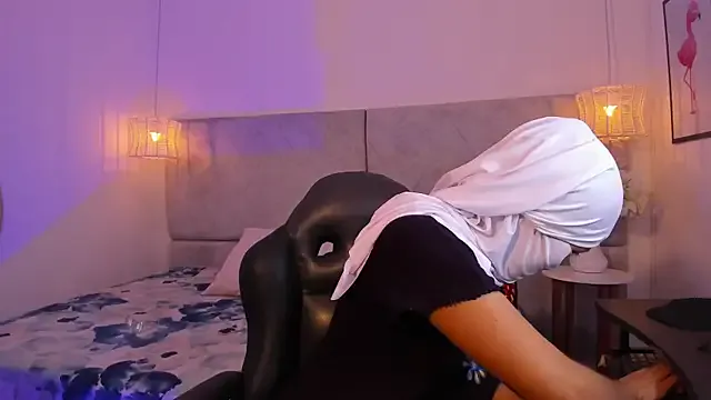 naomiii__ — 50 tks  smile + tease