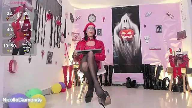 Freechat NicolleDiamonds_cg on StripChat