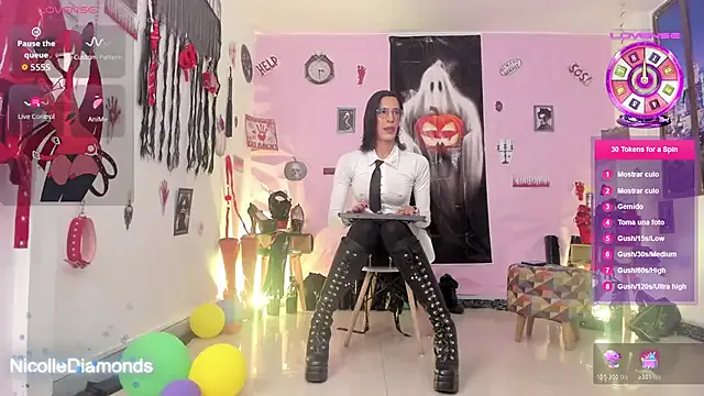 Freechat NicolleDiamonds_cg on StripChat