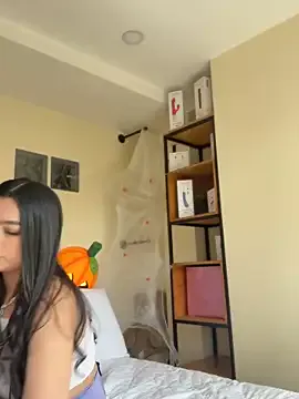 Freechat Nicollemays on StripChat