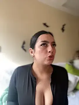 Freechat Nicollemays on StripChat