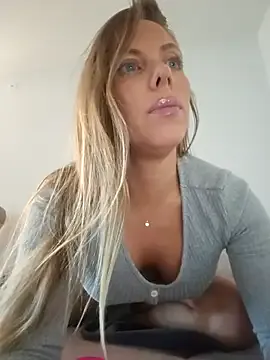 Group Nova-Lee on StripChat