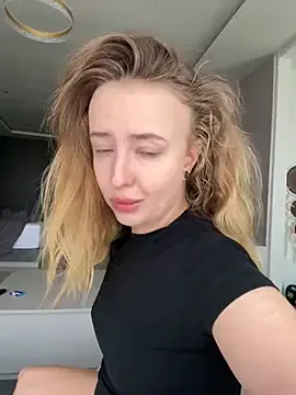 Group Nura_n_Sarah on StripChat