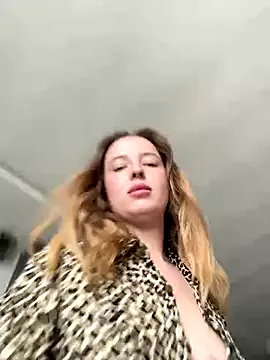 Group Nura_n_Sarah on StripChat