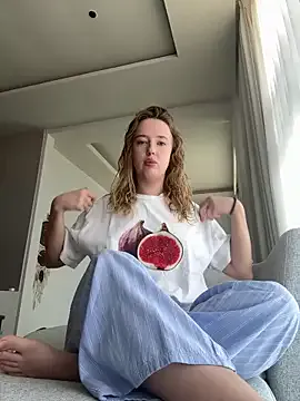 Group Nura_n_Sarah on StripChat