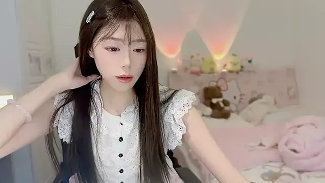 Onecutelittle — Freechat on StripChat