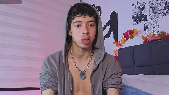 StripChat Otter_Star is Freechat Otter_Star — flash dick+put lush