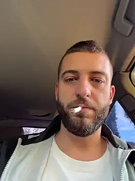 Pablo_Hornyguy95 — Jerk Off 2 min Outside