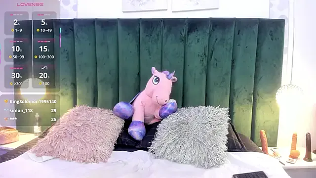 Freechat PaulinaGame on StripChat