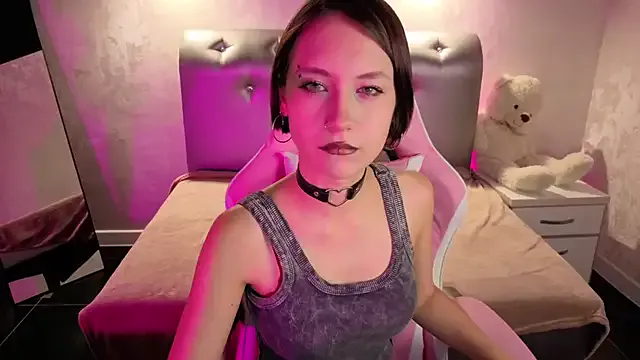 StripChat prettiestwinsor is Freechat prettiestwinsor — body tour