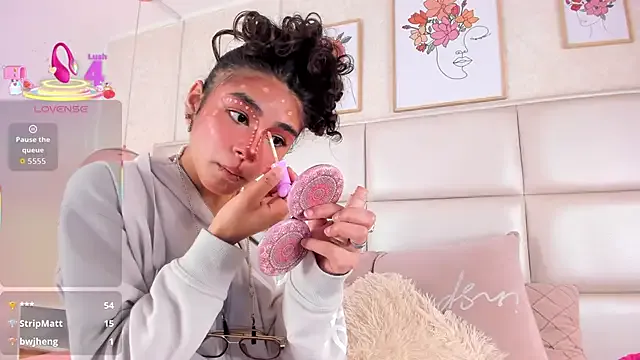 Puffy_Hearts on StripChat 