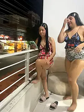 Freechat royalgirls_x on StripChat