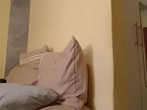 Freechat SALTRYHIPS29x on StripChat