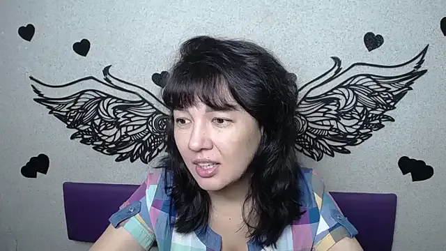 SelenaFly on StripChat 