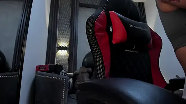 Freechat selene_red_ on StripChat