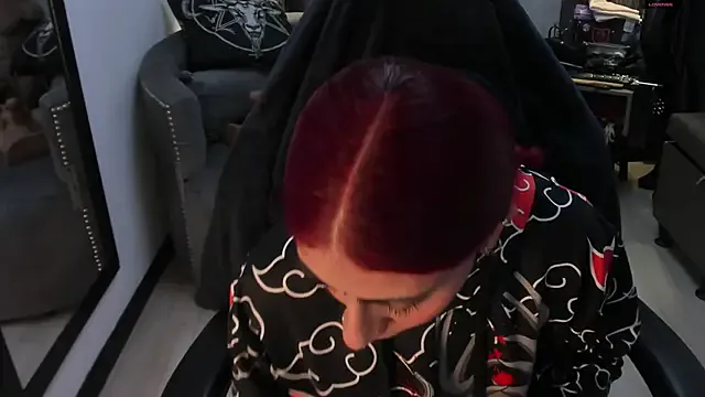 Freechat selene_red_ on StripChat