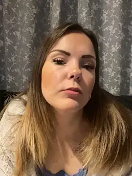 Freechat SexyLoLoUK on StripChat