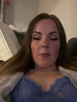 Freechat SexyLoLoUK on StripChat