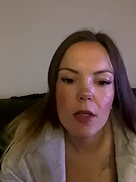 Freechat SexyLoLoUK on StripChat