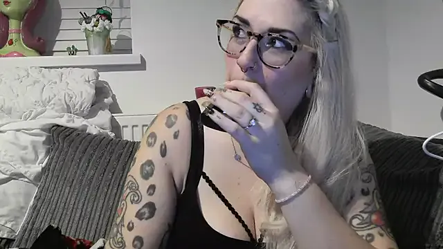 Sizzling_Indie36 — Pussy play watch me squirt