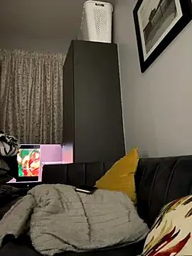 Freechat slimcateee on StripChat