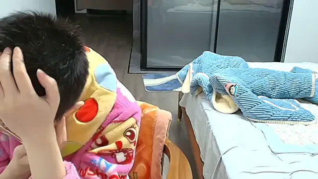 StripChat sonyx is Freechat sonyx — shave my pussy and head to bald again