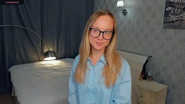 Freechat SoonMoor on StripChat