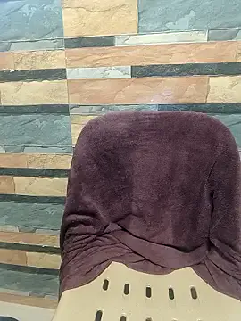 Freechat squirtshantal on StripChat