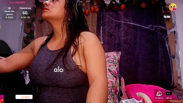 Freechat sweegirl69 on StripChat