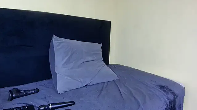 ThickTemptress18 — Freechat on StripChat