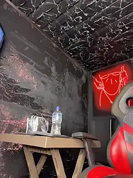 Thyana_LS — Freechat on StripChat