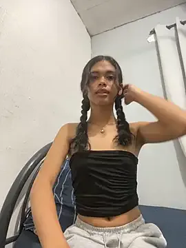 Freechat urcurlydiva on StripChat