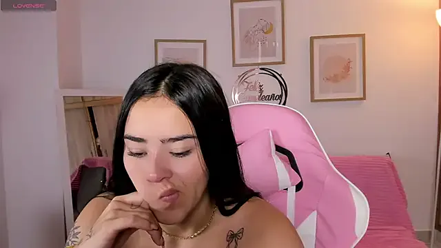 Freechat Veronica_isaza__ on StripChat