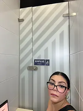 StripChat zui_lu is Freechat zui_lu — Ass clapping + oil Ass